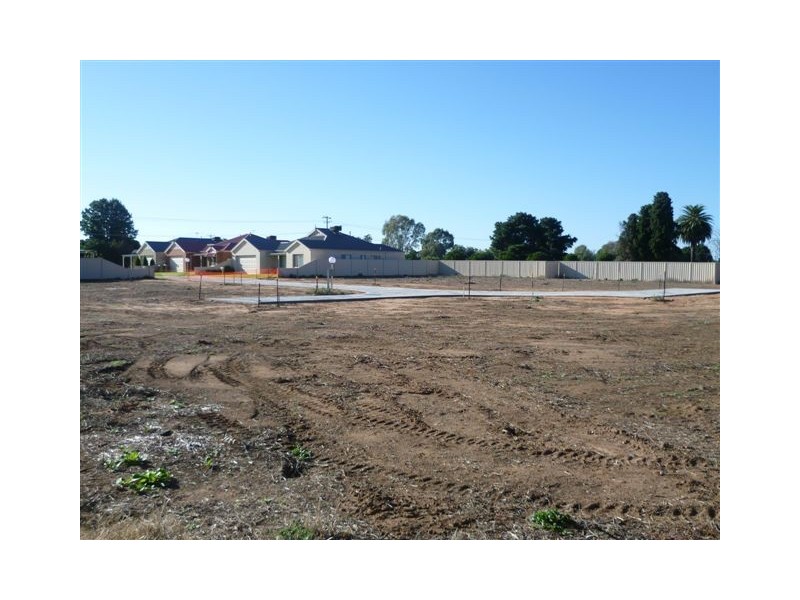 103 Pearce Street, Howlong NSW 2643