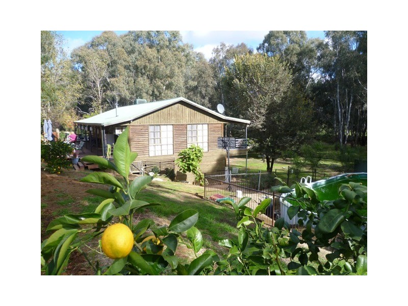 83 Bank Street, Howlong NSW 2643