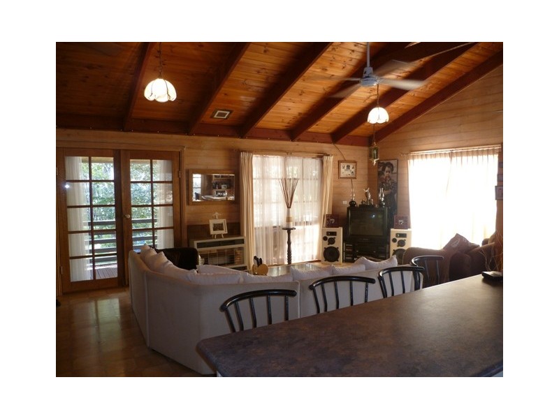 83 Bank Street, Howlong NSW 2643