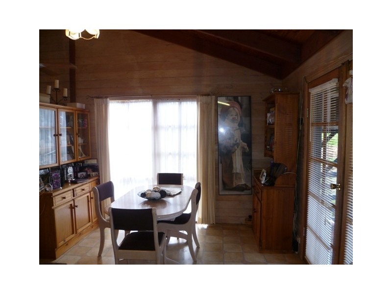 83 Bank Street, Howlong NSW 2643