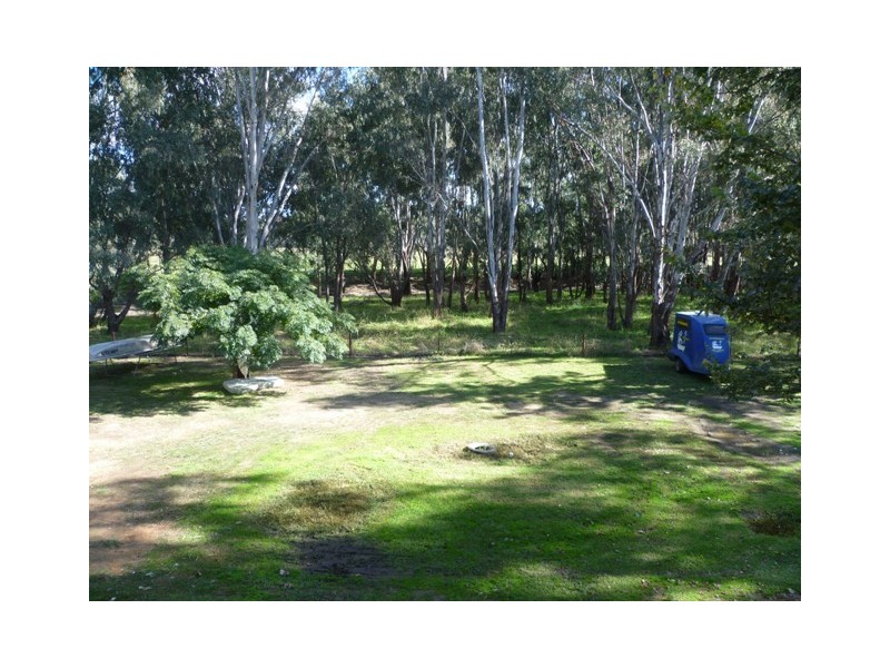 83 Bank Street, Howlong NSW 2643