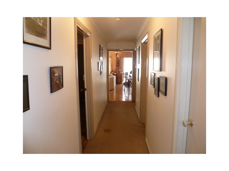 83 Bank Street, Howlong NSW 2643