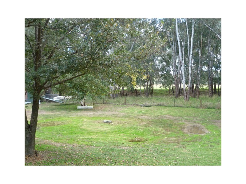 83 Bank Street, Howlong NSW 2643