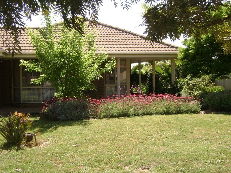 8 Elmslie Circuit, Wodonga VIC 3690