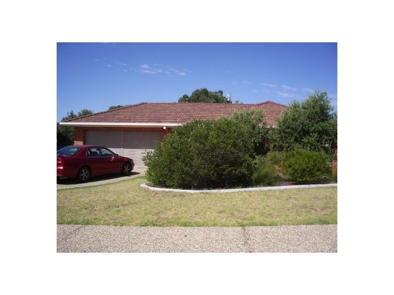 1 Lutzen Close, Baranduda VIC 3691