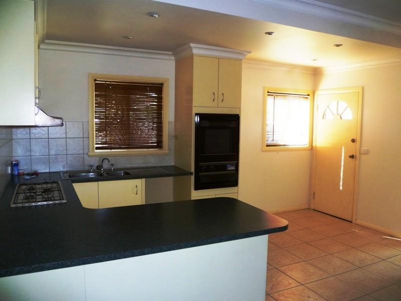 1/2 122 Thomas MItchell Drv, Wodonga VIC 3690