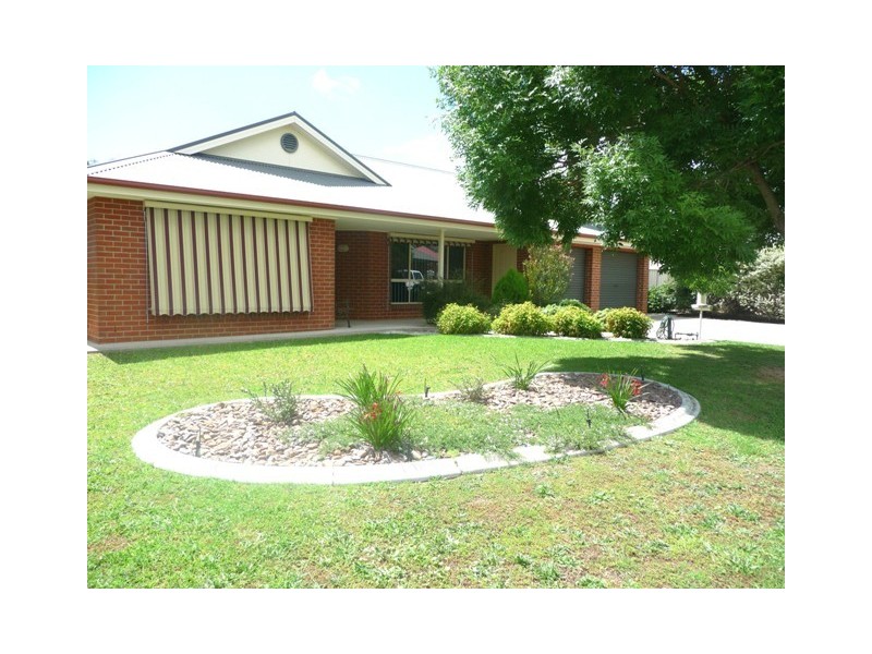 14 Saunders Circ, Wodonga VIC 3690