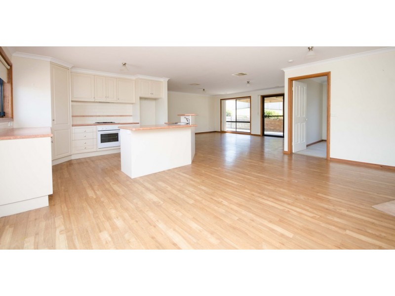 14 Swift Court, Wodonga VIC 3690