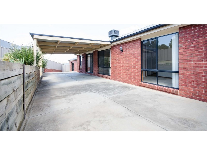 14 Swift Court, Wodonga VIC 3690