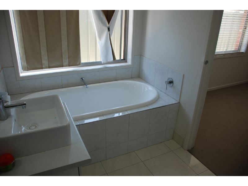 11 Kelliher Ave, Wodonga VIC 3690