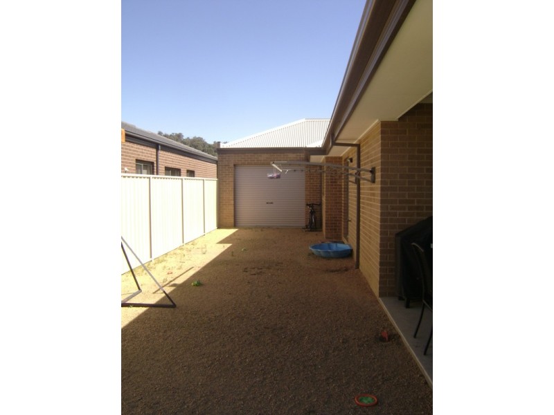 24 Castleton Street, Wodonga VIC 3690