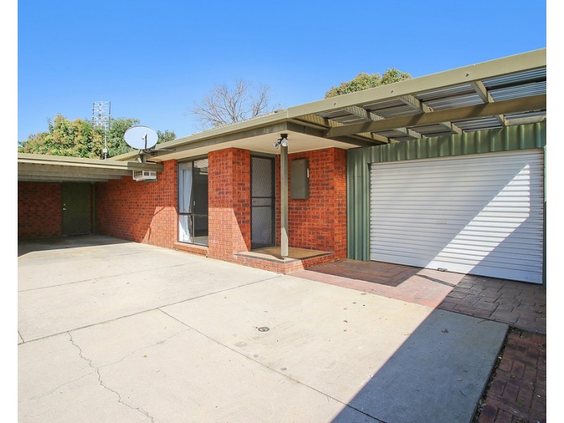 2/18 Sinnett Court, Wodonga VIC 3690