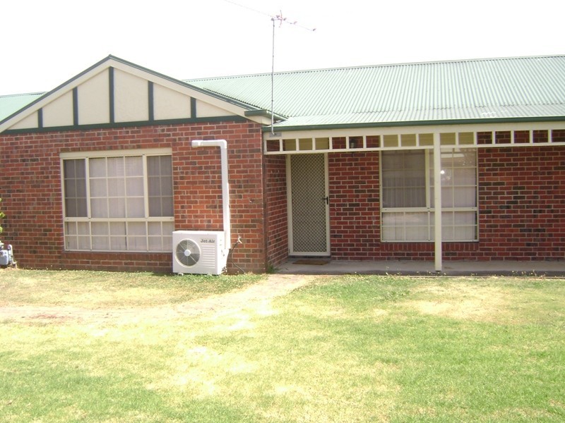 2/15 Edinburgh Circuit, Wodonga VIC 3690
