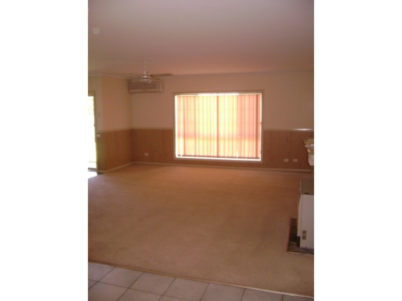 2/15 Edinburgh Circuit, Wodonga VIC 3690