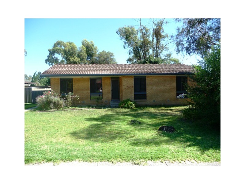 8 Wiltshire Crescent, Wodonga VIC 3690