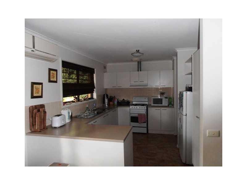 8 Wiltshire Crescent, Wodonga VIC 3690