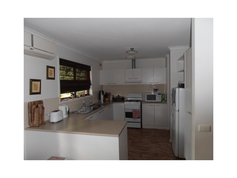 8 Wiltshire Crescent, Wodonga VIC 3690