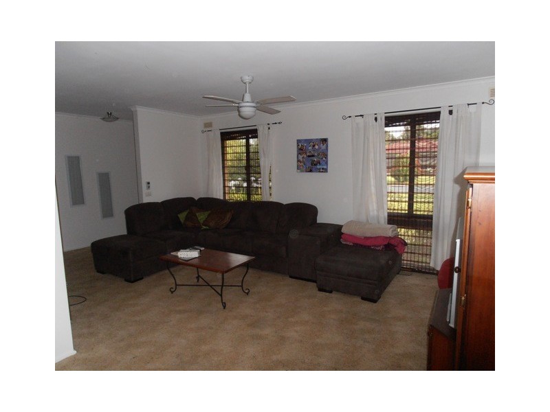 8 Wiltshire Crescent, Wodonga VIC 3690