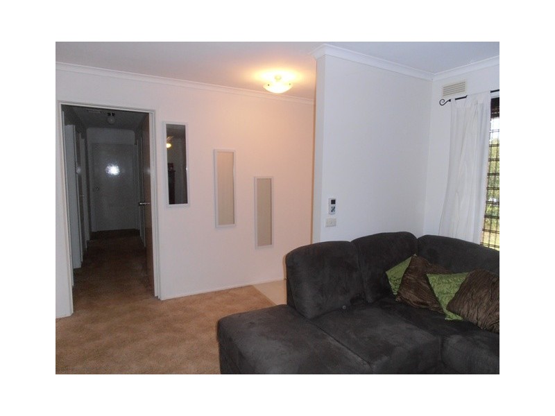 8 Wiltshire Crescent, Wodonga VIC 3690