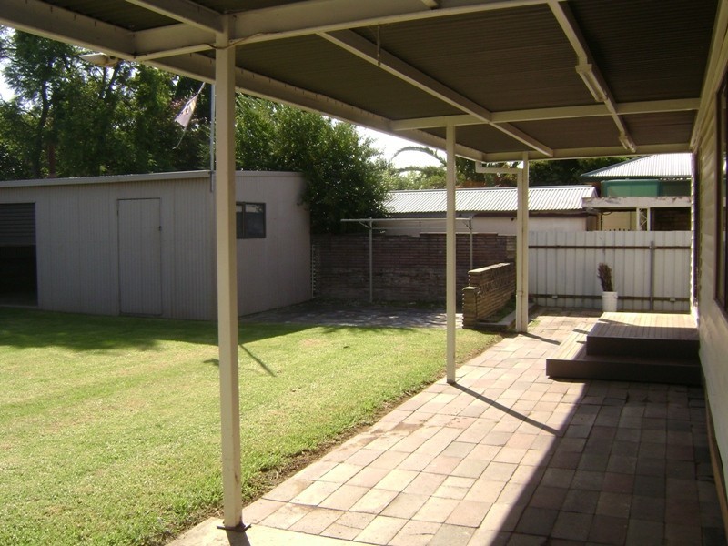 8 Mark Street, Wodonga VIC 3690