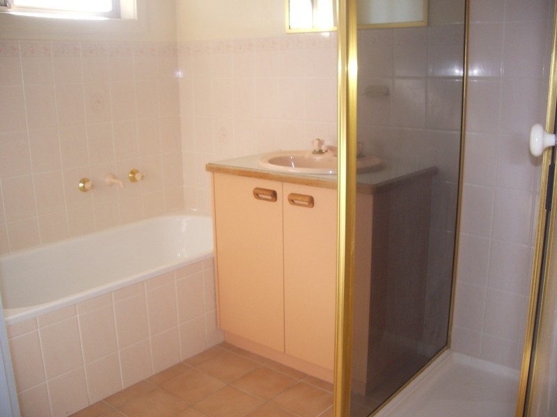 2/9 Mulqueeny Street, Wodonga VIC 3690