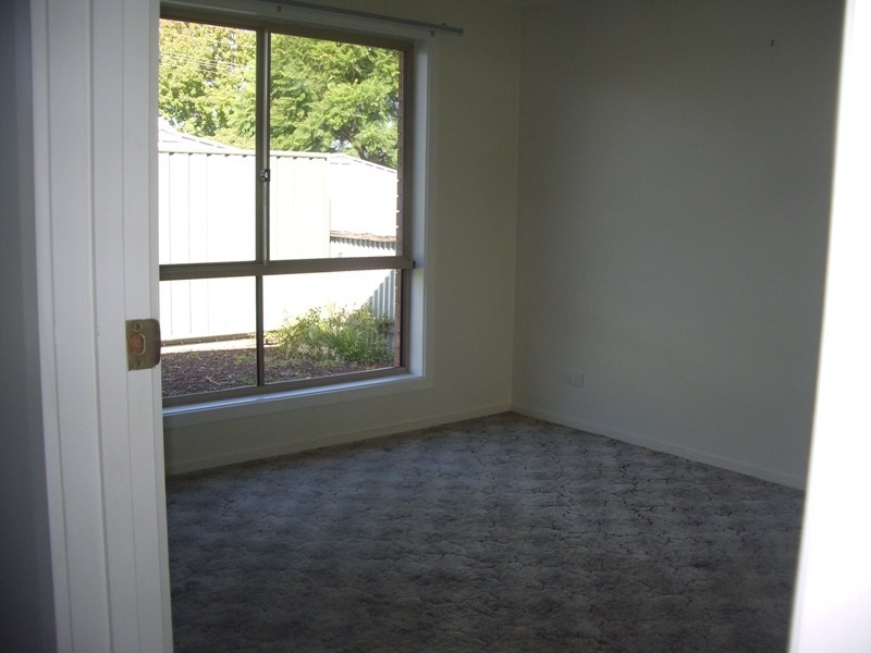 2/9 Mulqueeny Street, Wodonga VIC 3690