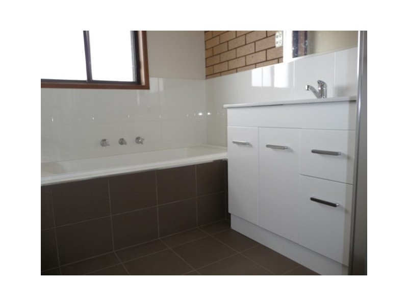 2/73 Emerald Street, Wodonga VIC 3690