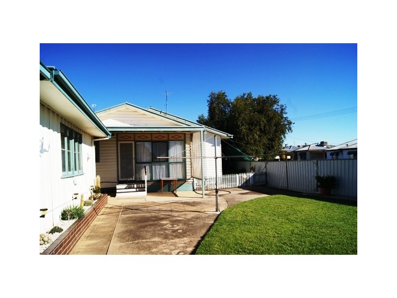 17 Glenview Ave, Wodonga VIC 3690
