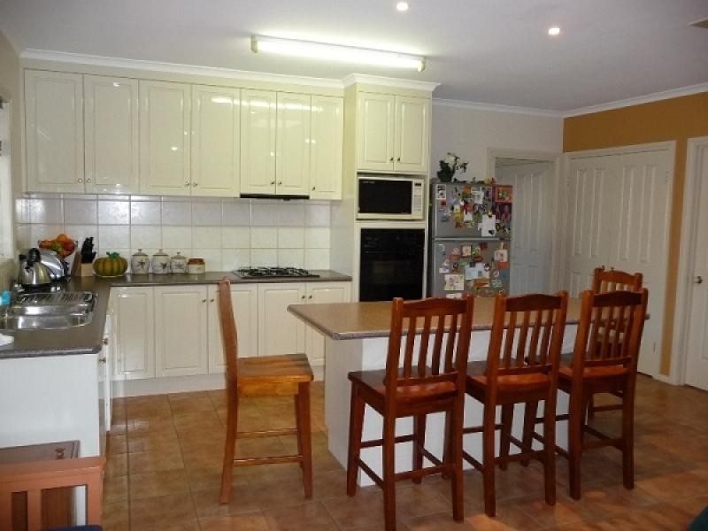 2 Avondale Drive, Wodonga VIC 3690