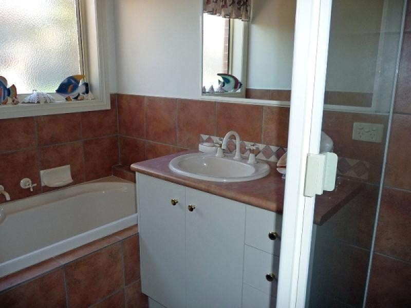 2 Avondale Drive, Wodonga VIC 3690