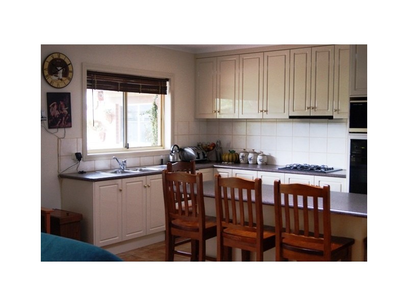 2 Avondale Drive, Wodonga VIC 3690