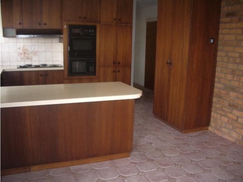 13 Quonoey Rd, Kiewa VIC 3691