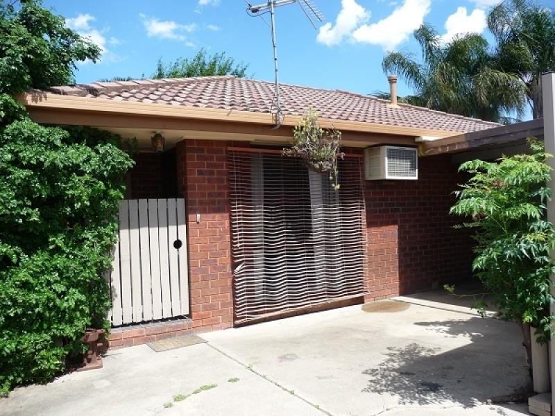 2 /2 Sinnett Court, Wodonga VIC 3690