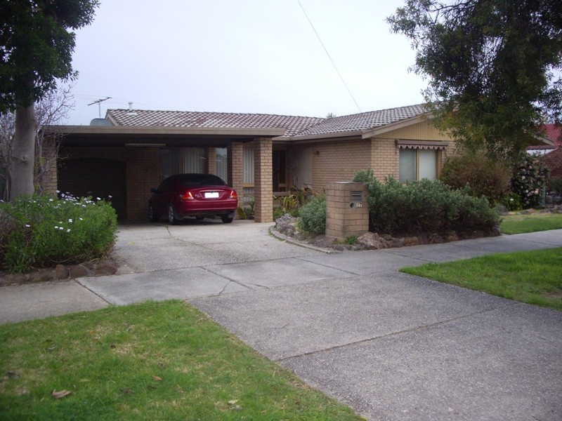 27 Magnolia Crescent, Wodonga VIC 3690