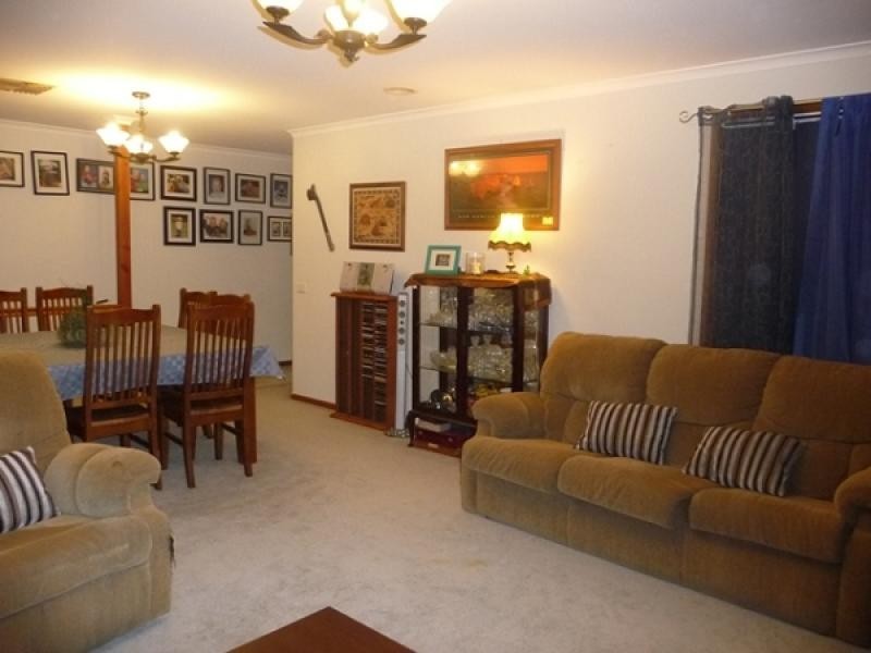 1 Falcon Circuit, Wodonga VIC 3690