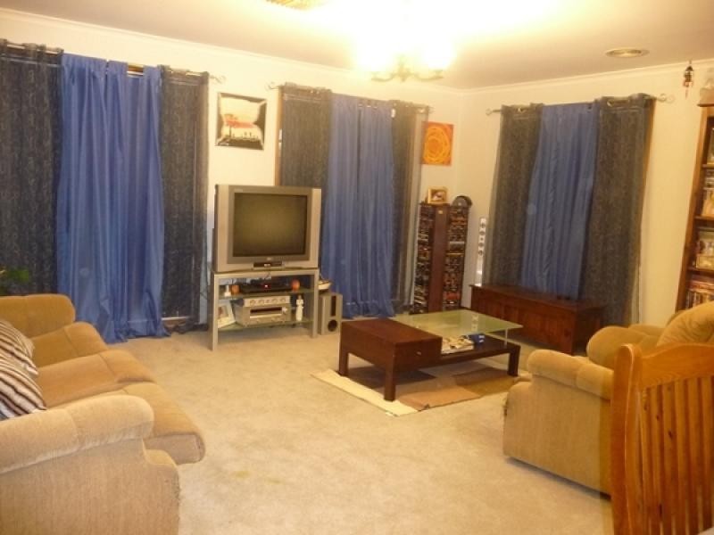 1 Falcon Circuit, Wodonga VIC 3690