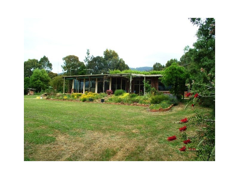 2 Drummond Street, Tawonga VIC 3697