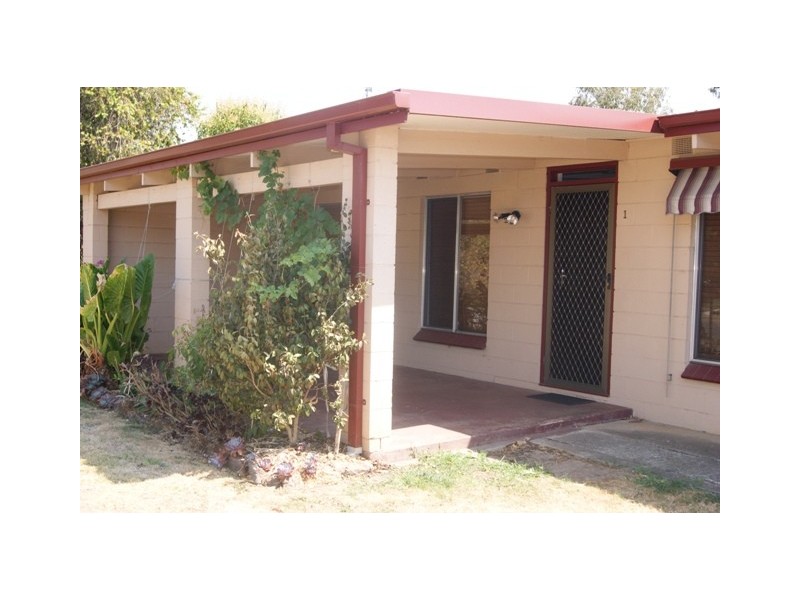 1/4 Rattray, Wodonga VIC 3690