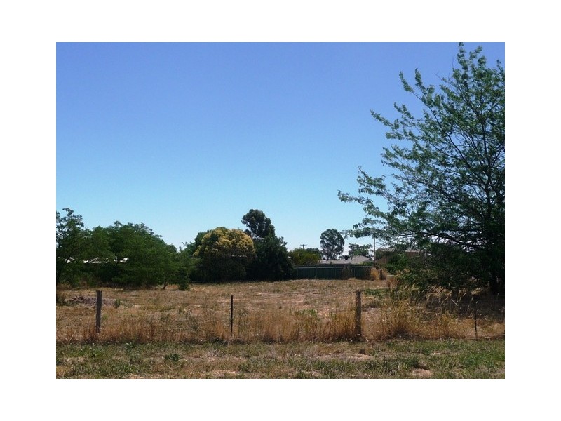 1 Cnr Brown St and Albert Road, Chiltern VIC 3683