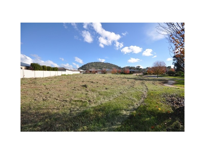 2-4 Montclair Avenue, Wodonga VIC 3690