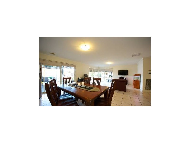 6 Ambrose Crescent, Wodonga VIC 3690