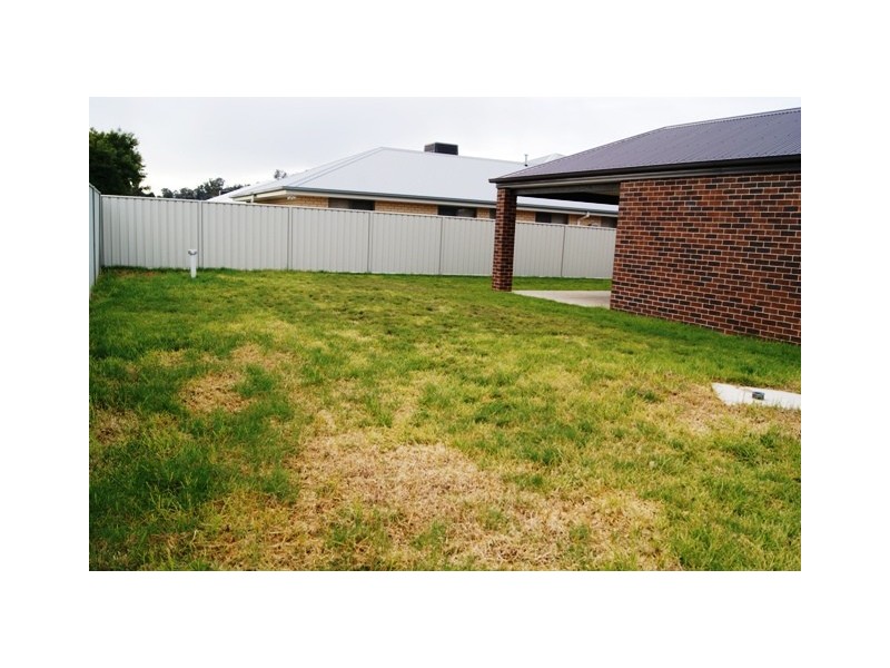 11 Parnaby Street, Wodonga VIC 3690