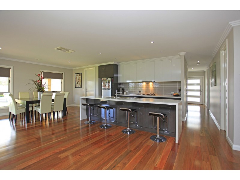 9 Lauren Place, Wodonga VIC 3690