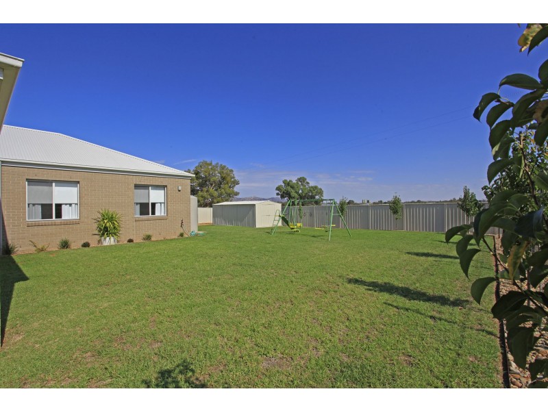 9 Lauren Place, Wodonga VIC 3690