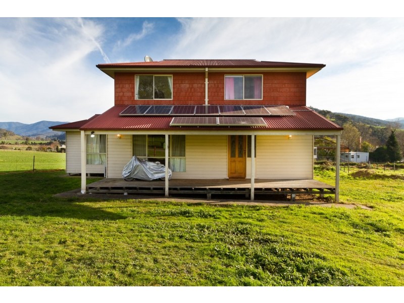 14 Chalkers Lane, Eskdale VIC 3701