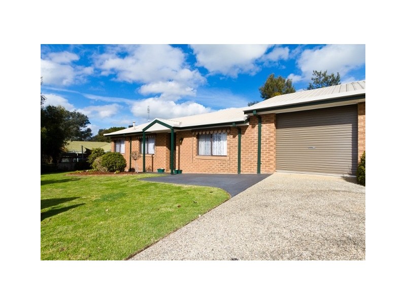 2/4 Chifley Street, Wodonga VIC 3690