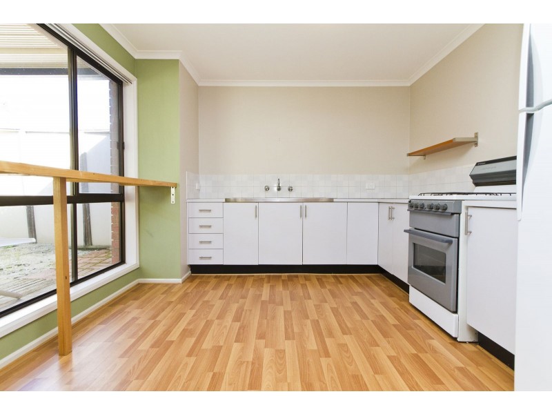 2/11 McMahon Place, Wodonga VIC 3690