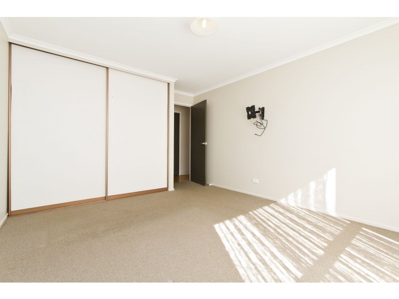 2/11 McMahon Place, Wodonga VIC 3690