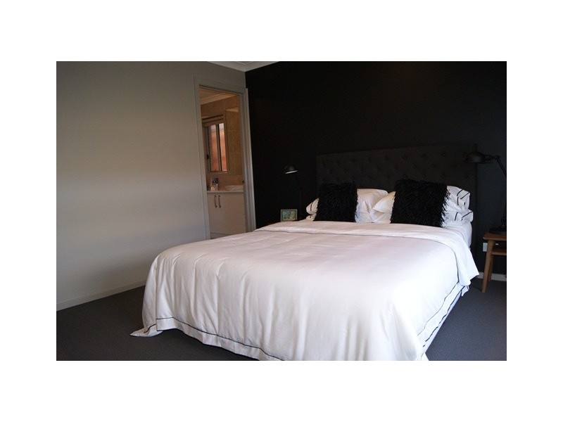 26 Victoria Cross Parade, Wodonga VIC 3690