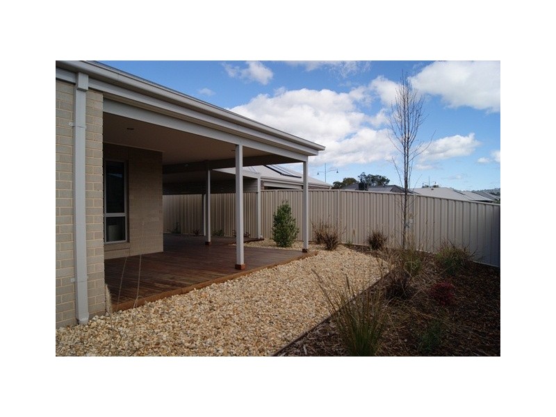 26 Victoria Cross Parade, Wodonga VIC 3690